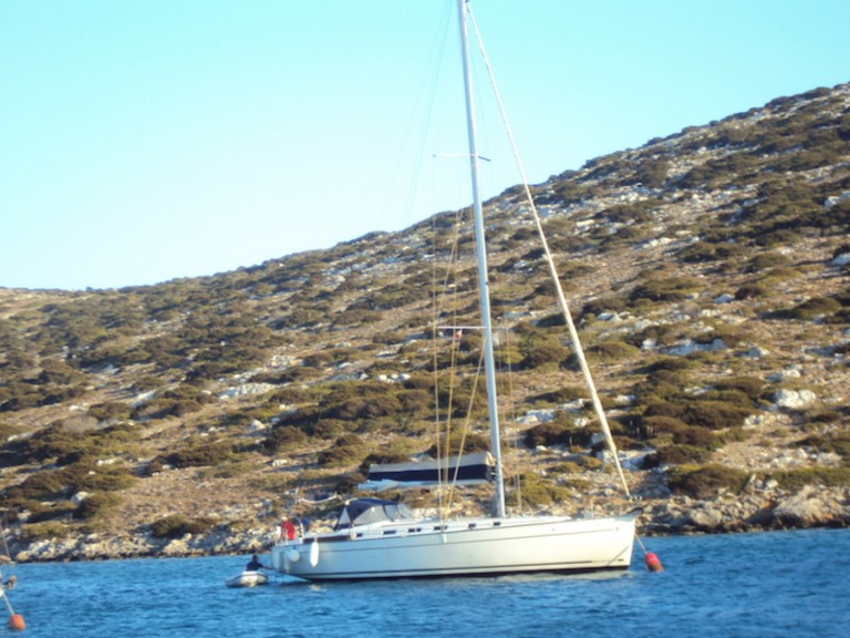 Charter a Bénéteau Cyclades 50.5 in Alimos on Samboat