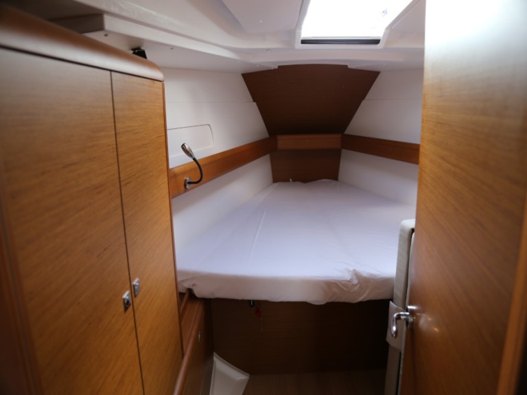 Yacht charter Kaštel Gomilica - Jeanneau Sun Odyssey 419 on SamBoat