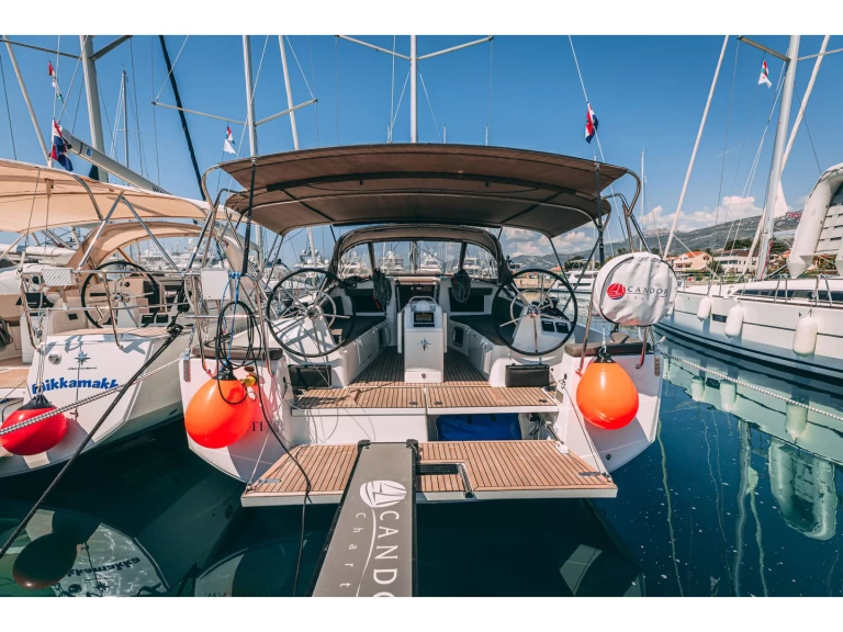 Hire Sailboat with or without skipper Jeanneau Kaštel Gomilica
