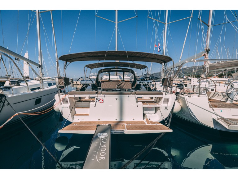 Sailboat to hire Kaštel Gomilica at the best price