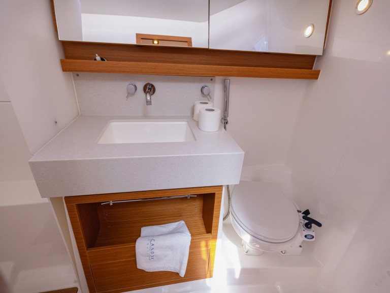 Hire a Dufour Dufour 470 Kaštel Gomilica