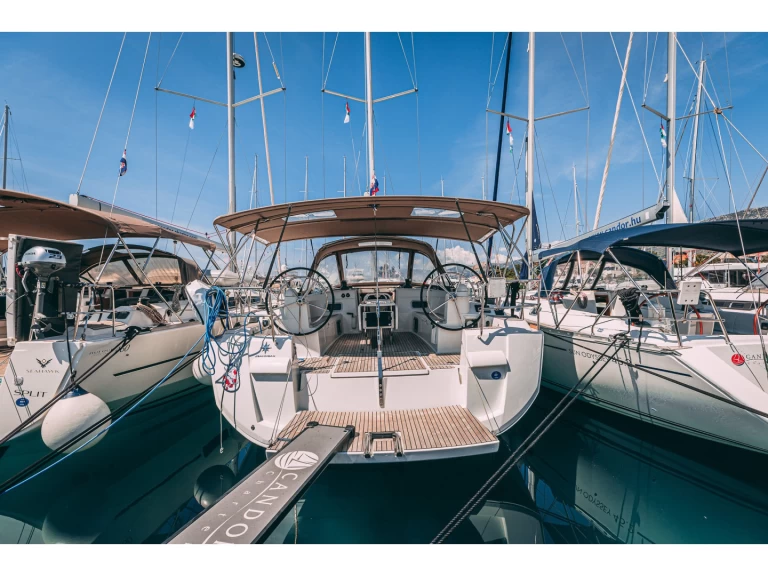 Yacht hire Kaštel Gomilica cheap Sun Odyssey 519