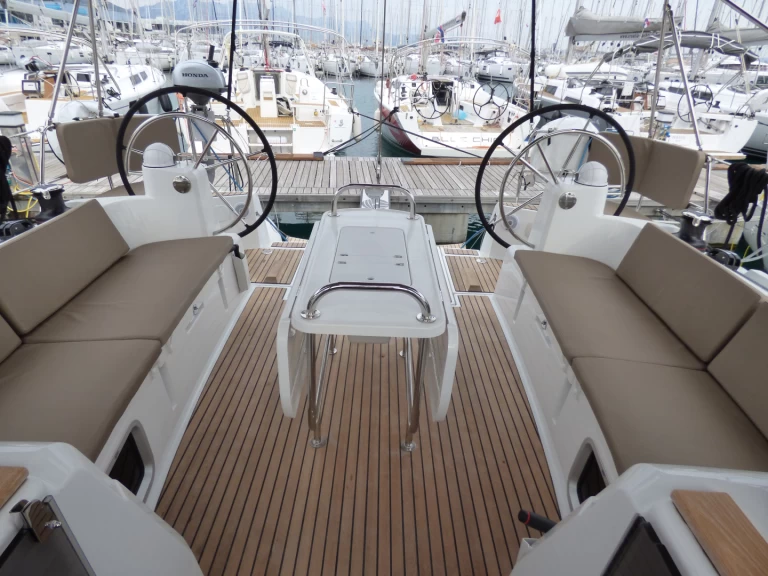 Sailboat hire in Kaštel Gomilica - Jeanneau Sun Odyssey 519
