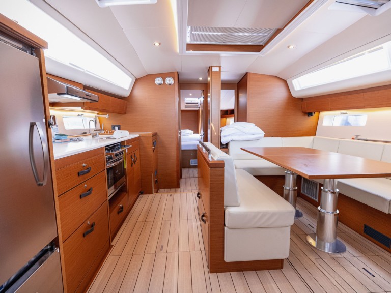 Hire Sailboat with or without skipper Jeanneau Kaštel Gomilica