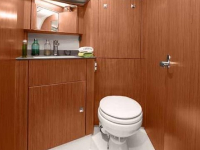 Charter a Bavaria Cruiser 41 in Pálairos on Samboat