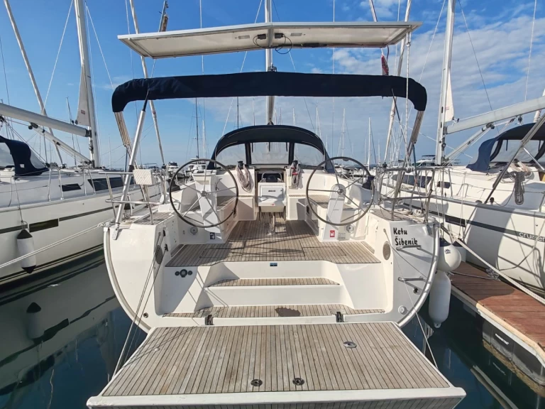 Hire a Bavaria Cruiser 46 Drage
