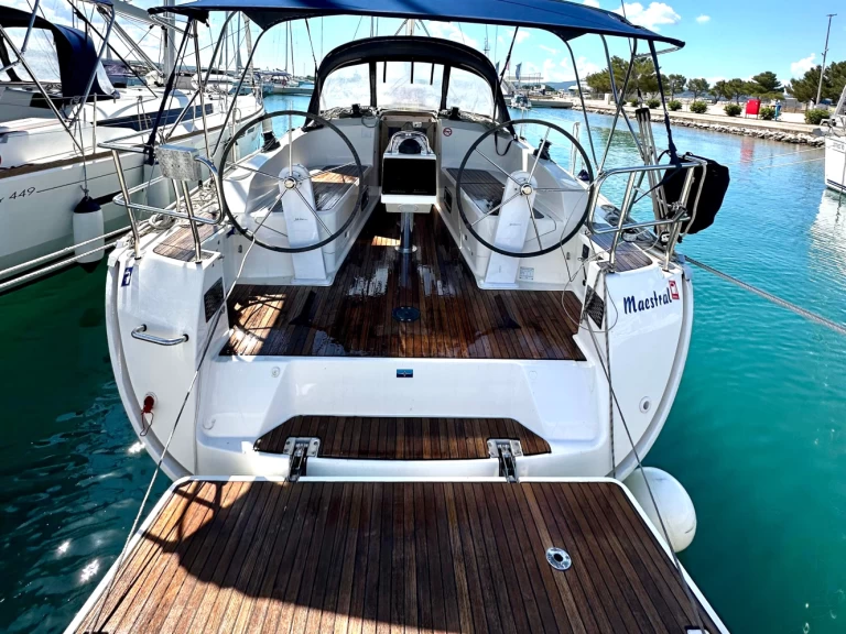 Yacht hire Sukošan cheap Cruiser 37