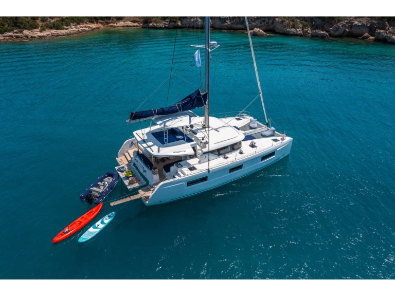 Yacht hire Porto Cheli cheap Lagoon 46