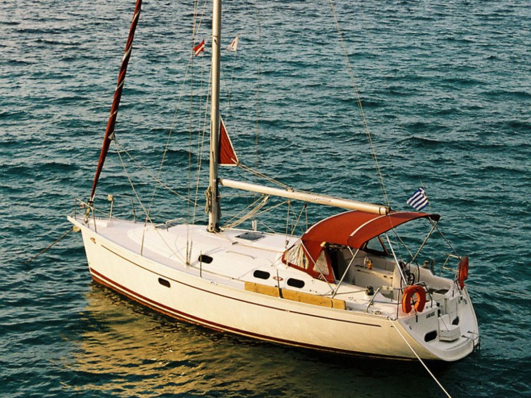 Sailboat to hire Alimos at the best price