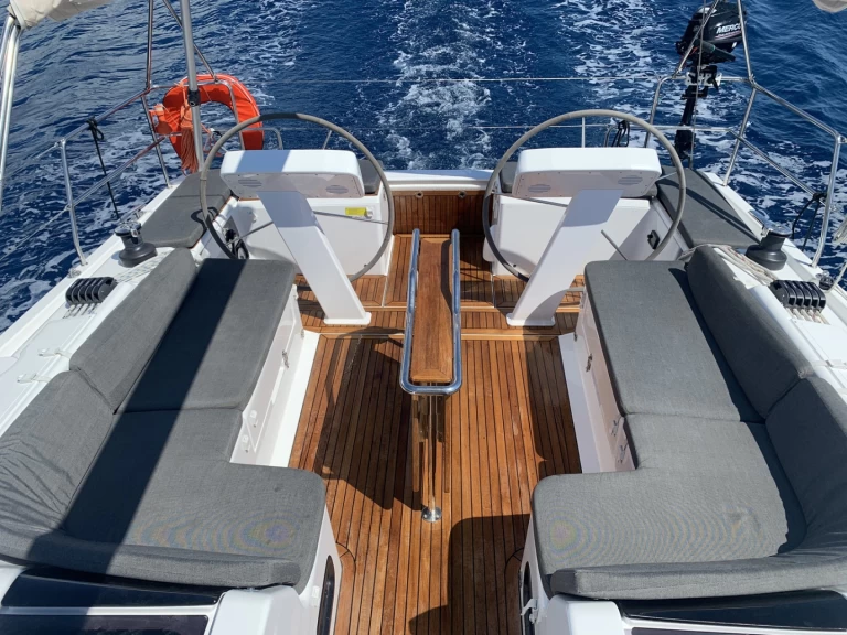 Yacht charter Lávrio - Hanse Hanse 458 on SamBoat