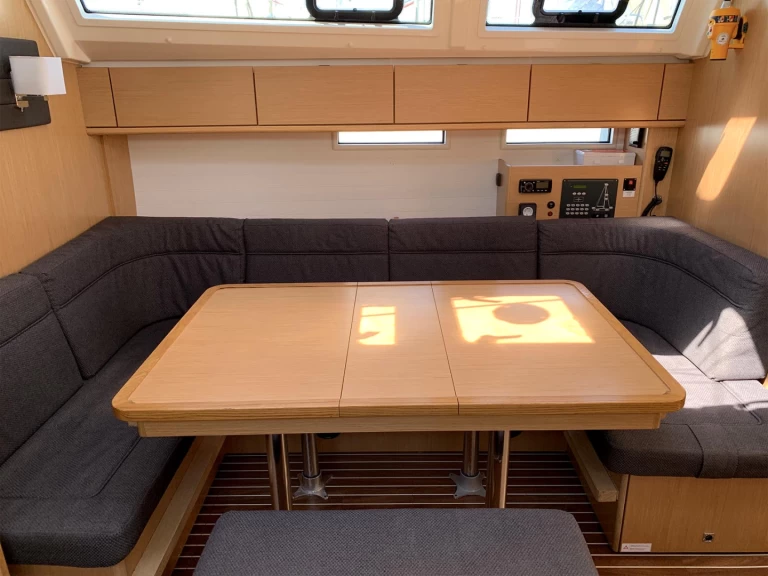 Yacht hire Lávrio cheap Cruiser 46