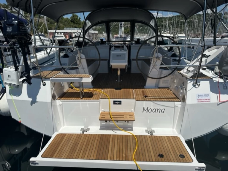 Hire a Bavaria Bavaria C42 Primošten
