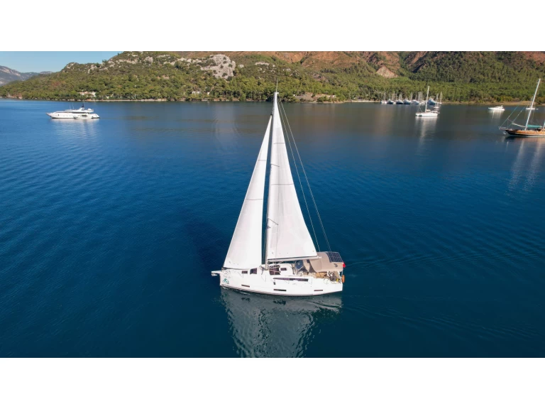 Yacht charter Marmaris - Dufour Dufour 390 on SamBoat