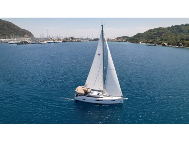 Hire a Jeanneau Sun Odyssey 410 Marmaris