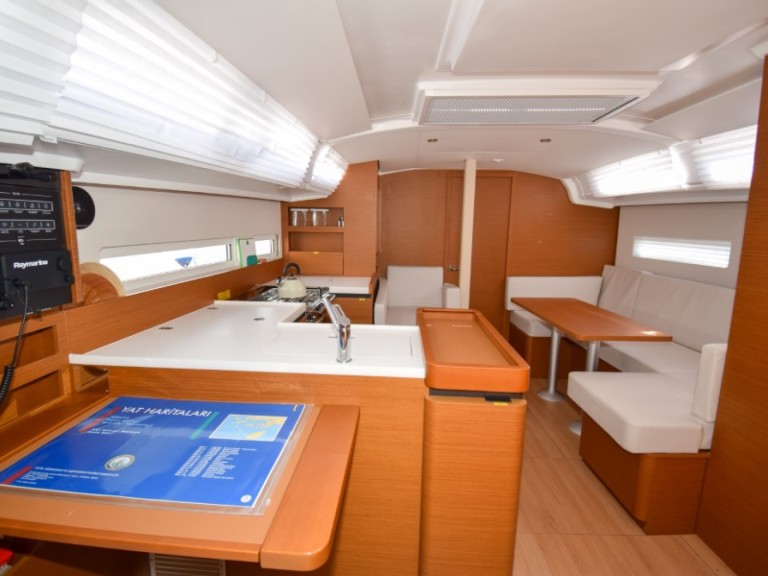 Yacht hire Marmaris cheap Sun Odyssey 410