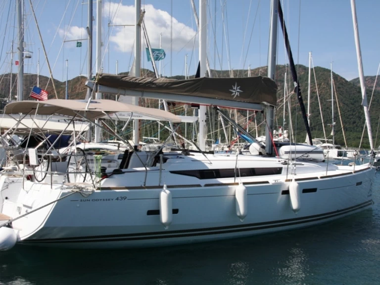 Yacht charter Marmaris - Jeanneau Sun Odyssey 439 on SamBoat