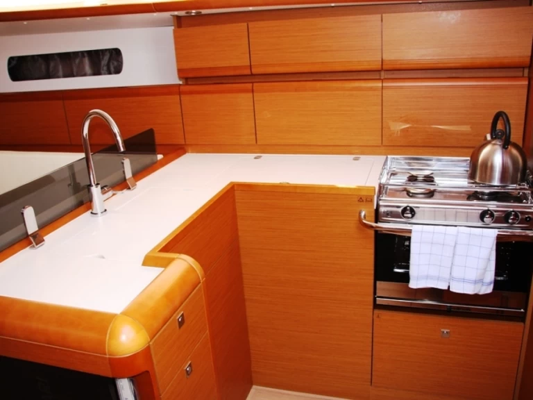 Hire a Jeanneau Sun Odyssey 439 Marmaris