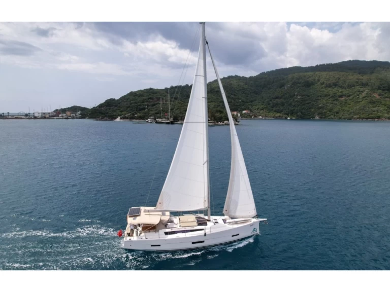 Yacht hire Marmaris cheap Dufour 430