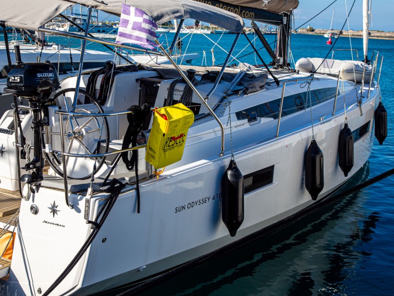 Hire Sailboat with or without skipper Jeanneau Préveza