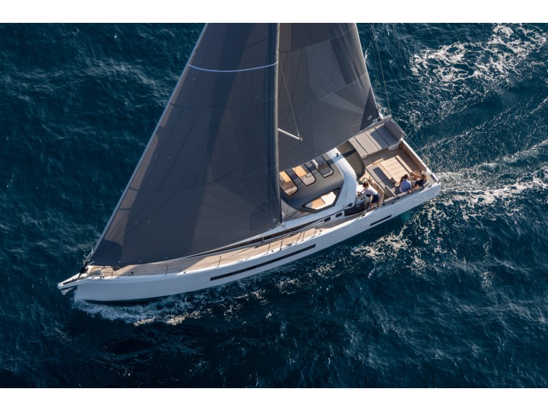 Sailboat to hire Salerno at the best price