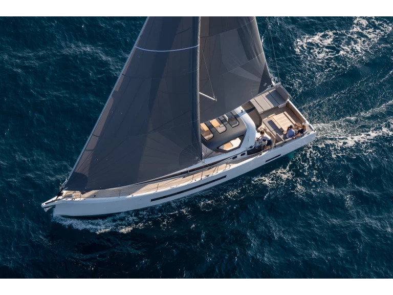 Sailboat to hire Salerno at the best price
