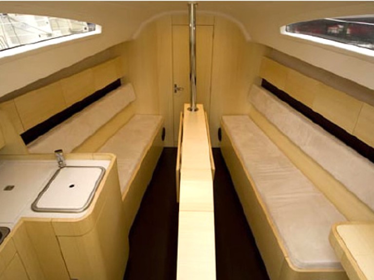 Charter a Nautiner Nautiner 30S Race in Malcesine on Samboat