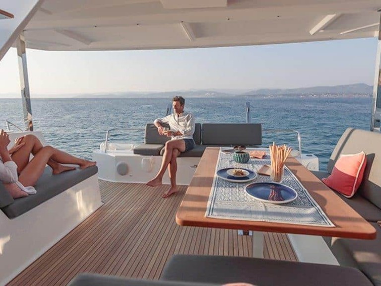 Yacht hire Palma de Mallorca cheap Isla 40