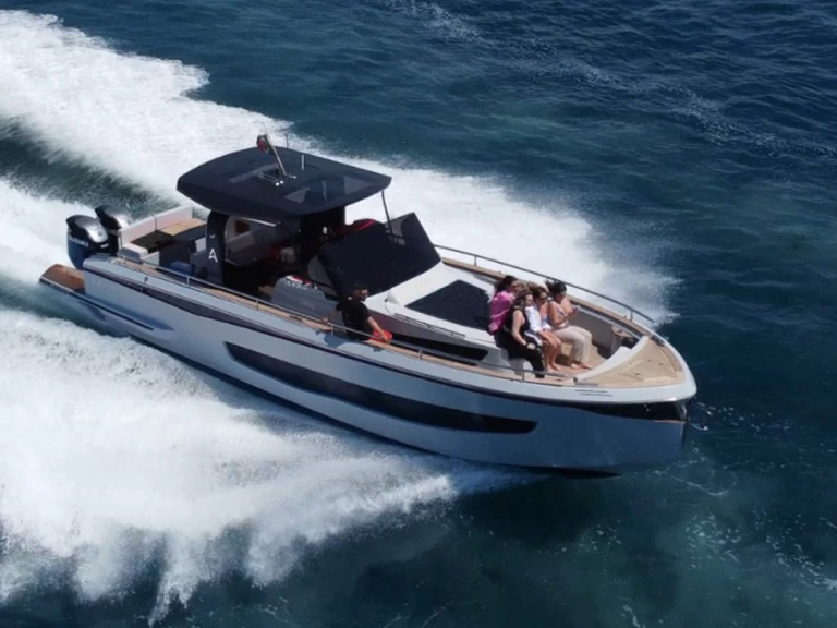 Charter a  Italyure 38 in Palma de Mallorca on Samboat