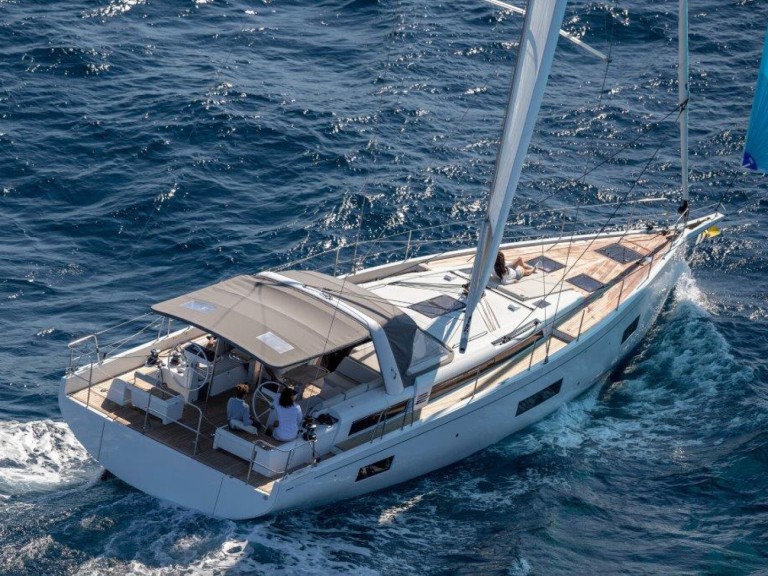 Hire a Bénéteau Oceanis 54 Palma de Mallorca