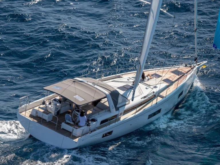 Hire a Bénéteau Oceanis 54 Palma de Mallorca