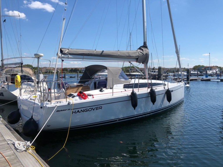 Hire Sailboat Dehler with a boat licence