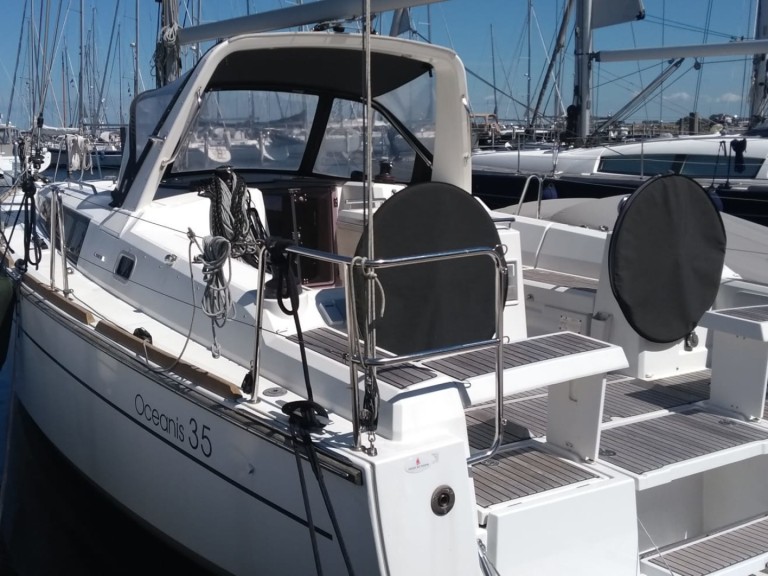 Hire Sailboat with or without skipper Bénéteau Yerseke