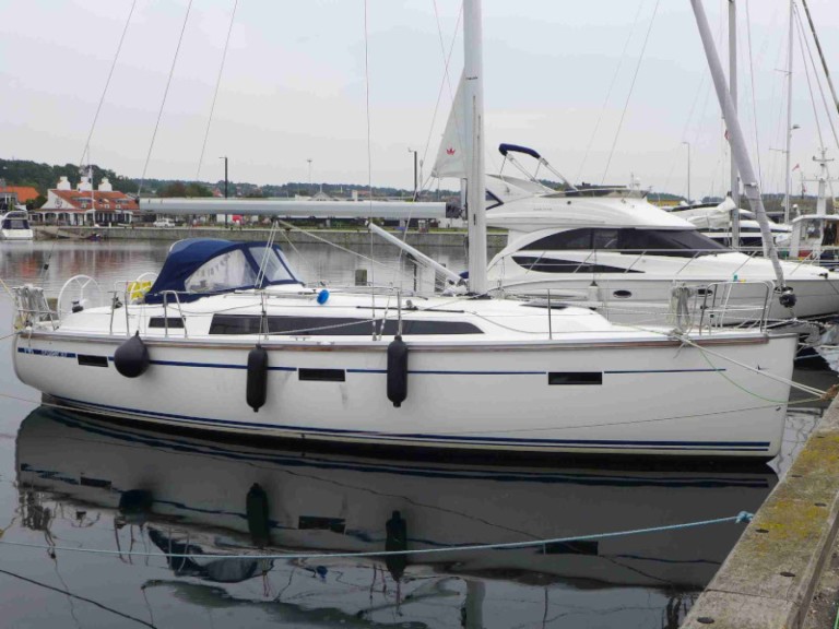 Yacht charter Altefähr - Bavaria Cruiser 37 on SamBoat