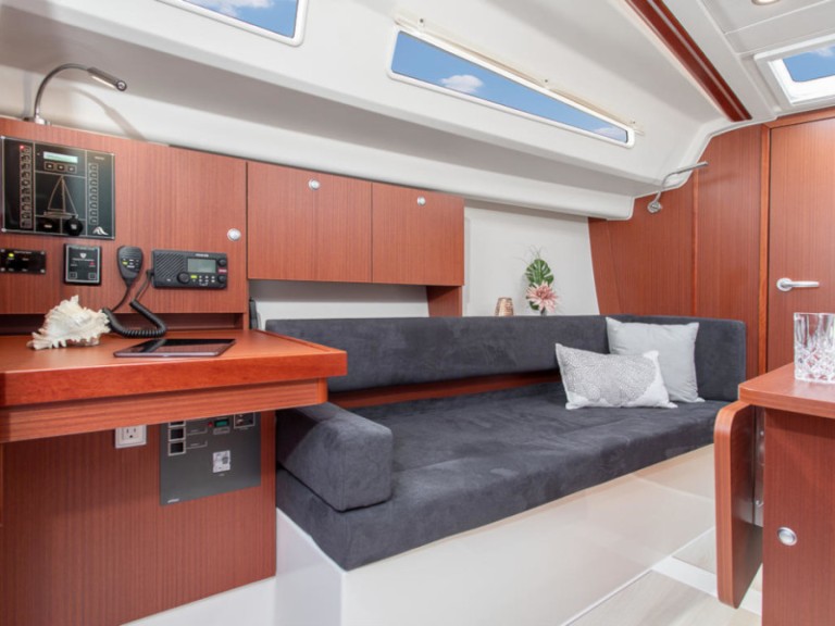 Sailboat hire in Altefähr - Hanse Hanse 315