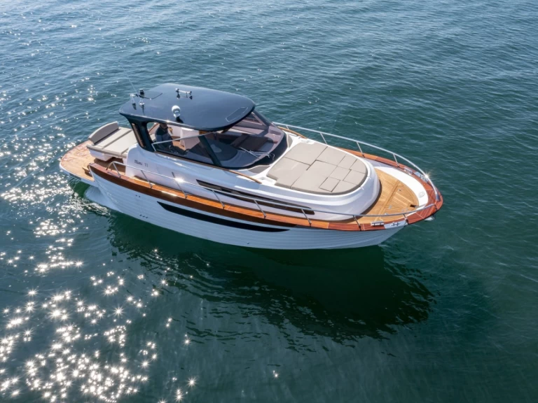 Charter a  Libeccio 11 Cabin in Novi Vinodolski on Samboat