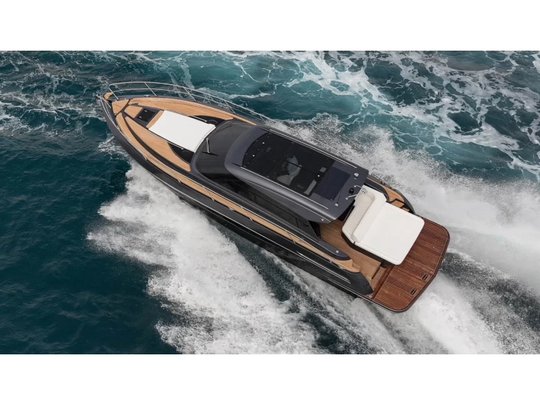 Motorboat to hire Sukošan at the best price