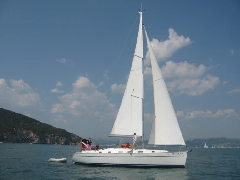 Hire a Bénéteau Cyclades 43.3 Genova