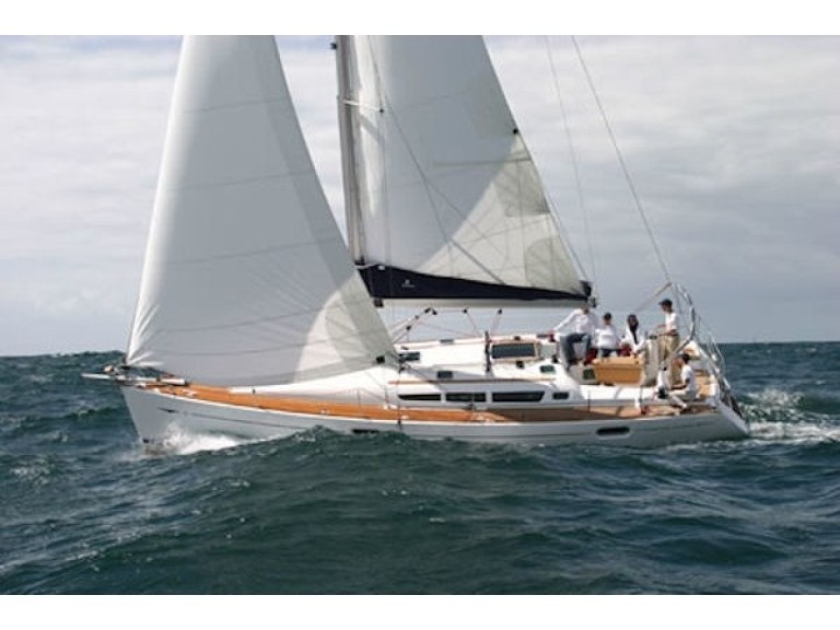 Sailboat to hire Préveza at the best price