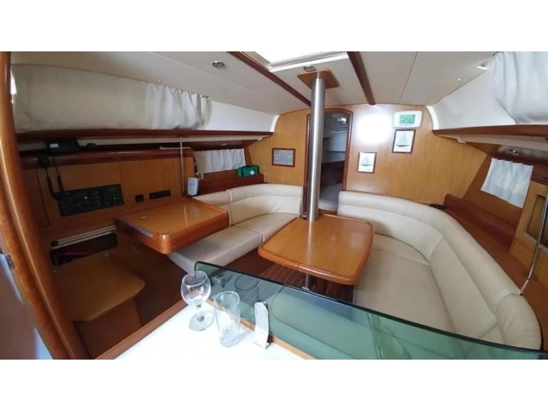 Hire Sailboat with or without skipper Jeanneau Eleusis