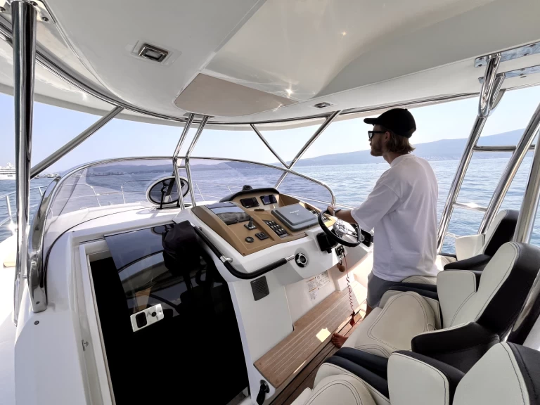 Yacht charter Tivat - Sessa Marine Key Largo 36 on SamBoat