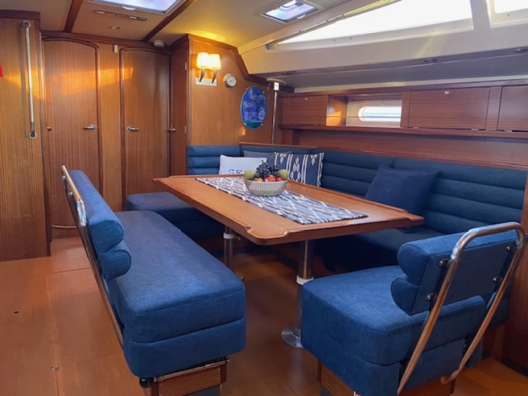 Hire Sailboat Delphia with a boat licence