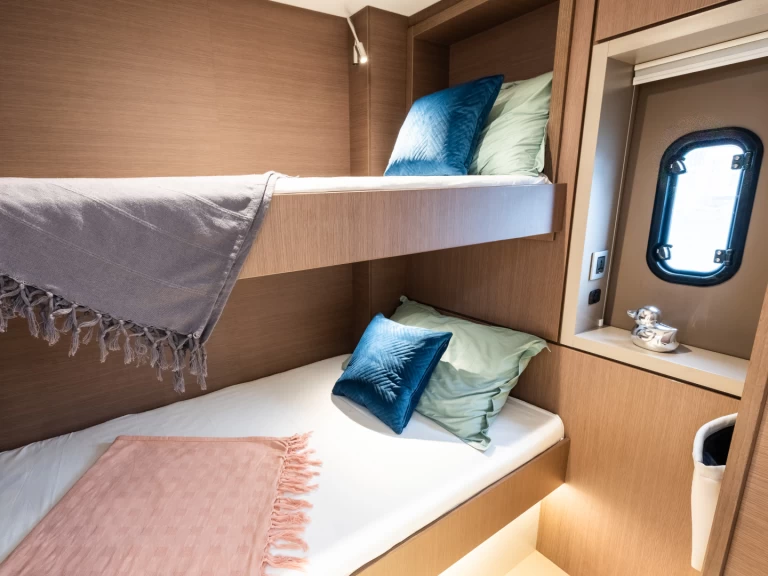 Catamaran to hire Eidkjosen at the best price