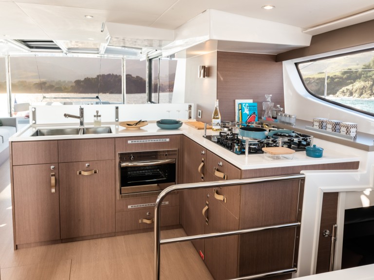 Catamaran hire in Eidkjosen - Bali Bali 4.6