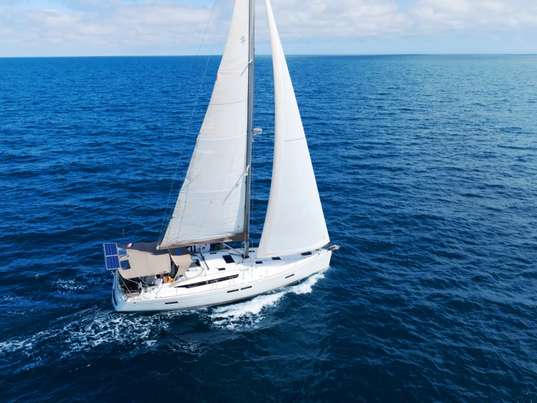 Hire Sailboat with or without skipper Jeanneau Beaulieu-sur-Mer