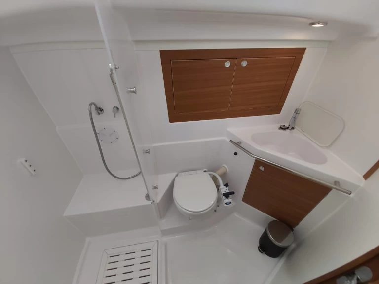 Hire Sailboat Elan with a boat licence