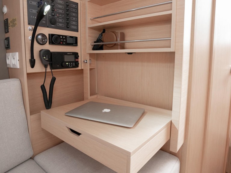 Hire a Bénéteau Oceanis 30.1 Furnari