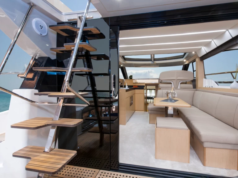 Motorboat to hire Pula at the best price