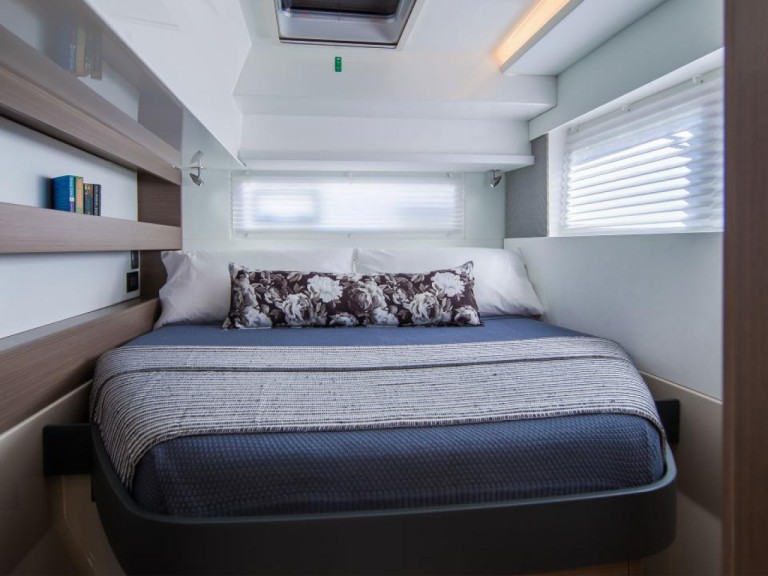 Catamaran to hire Raiatea at the best price