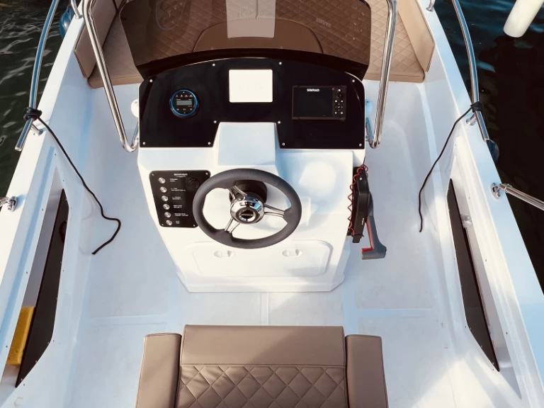 Motorboat hire in Rovinj - Barqa Barqa Q20