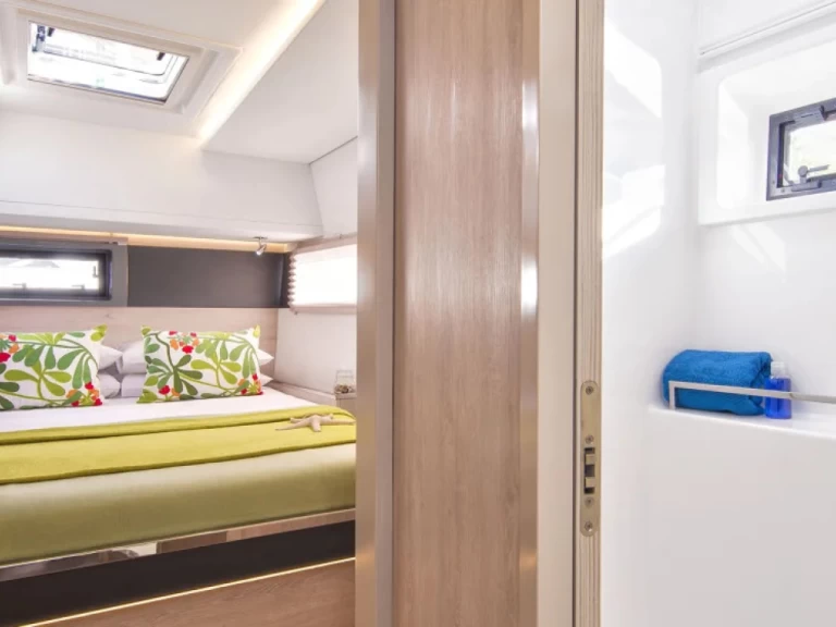 Yacht hire Road Town cheap Leopard 45